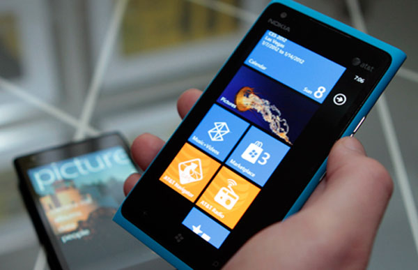 El Nokia Lumia 900 tiene la mejor pantalla antirreflejos