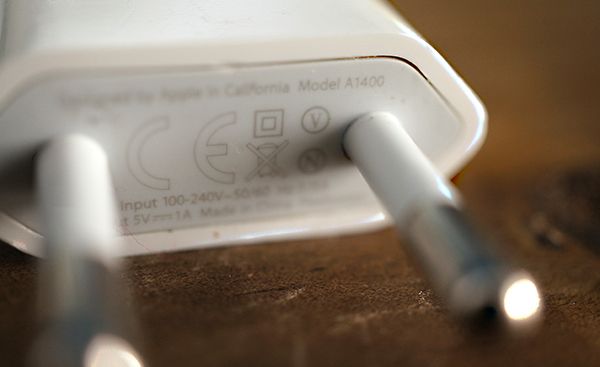 Apple recomienda cambiar el adaptador de 5 W que se vende en Europa